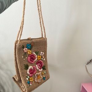 Shoulder wicker flower purse